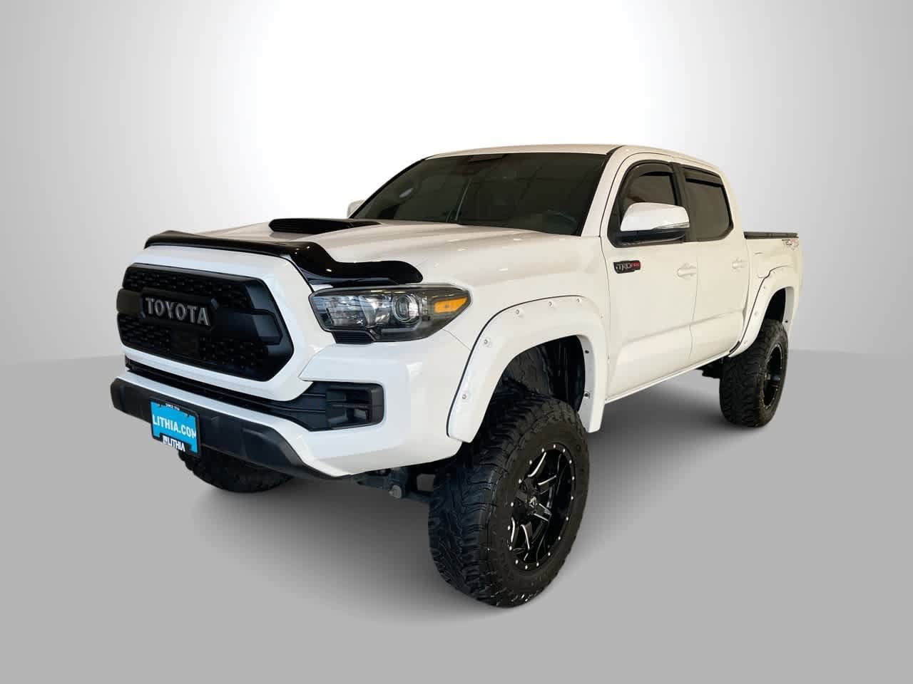 Thumbnail: 2019 Toyota Tacoma - 1