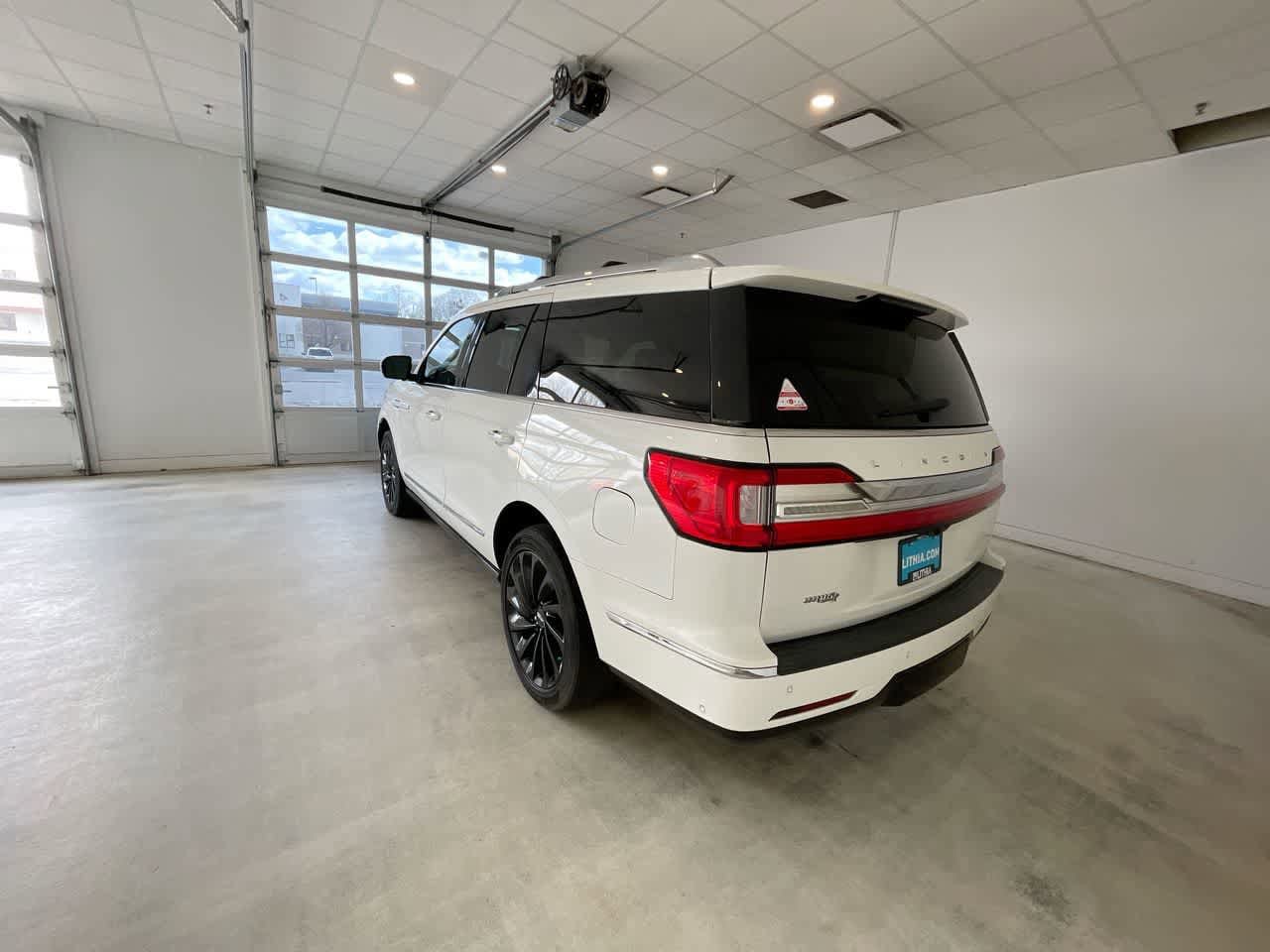 Thumbnail: 2020 Lincoln Navigator - 9