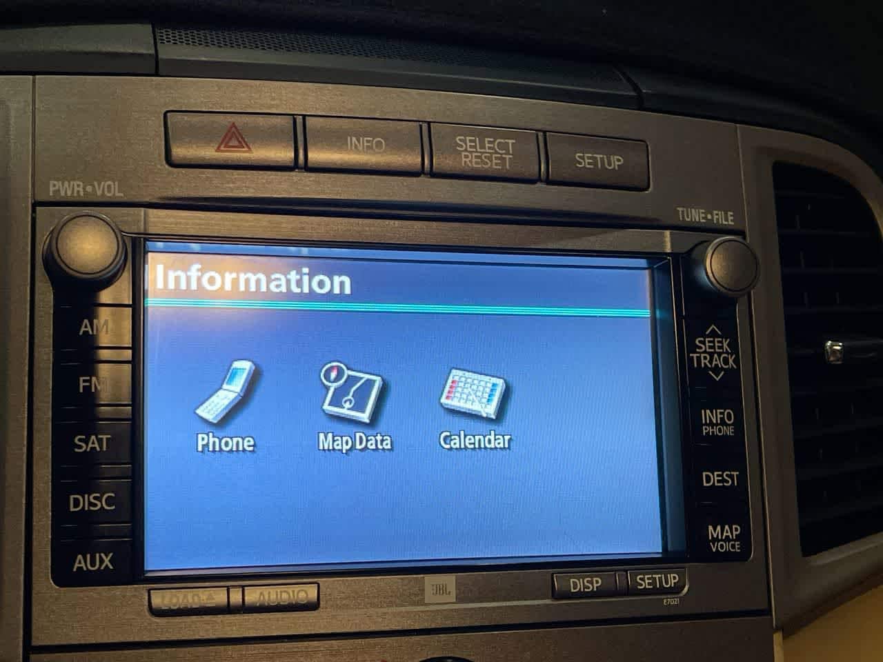 Thumbnail: 2009 Toyota Venza - 16