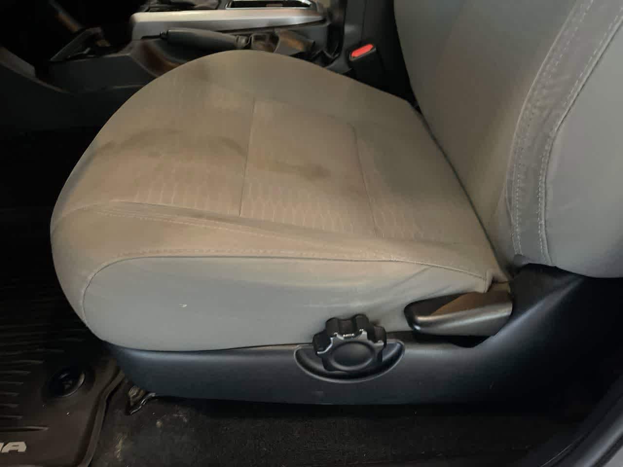 Thumbnail: 2016 Toyota Tacoma - 12