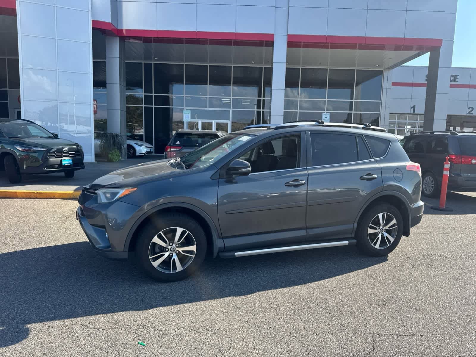Thumbnail: 2018 Toyota RAV4 - 4
