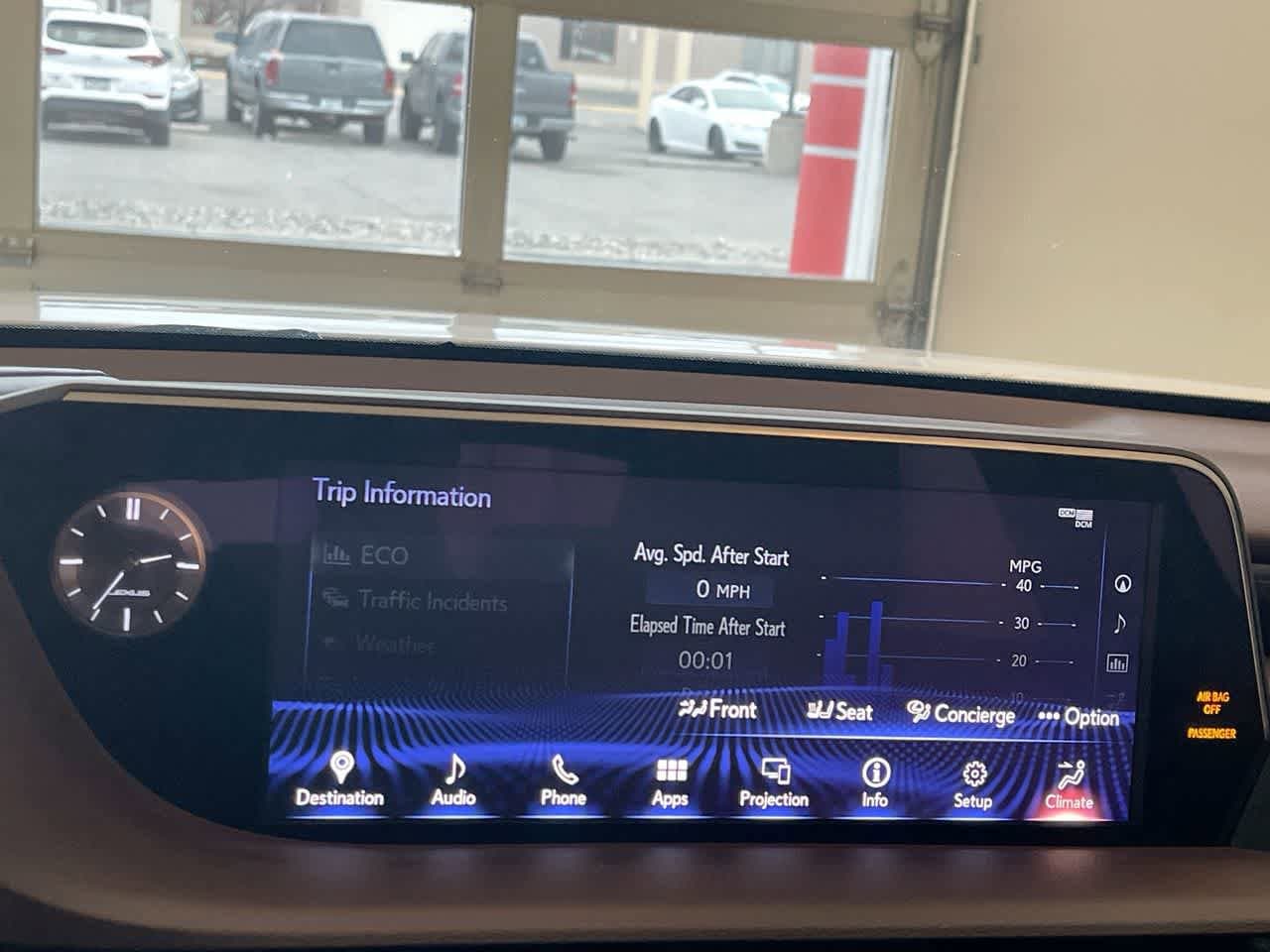 Thumbnail: 2020 Lexus ES - 16