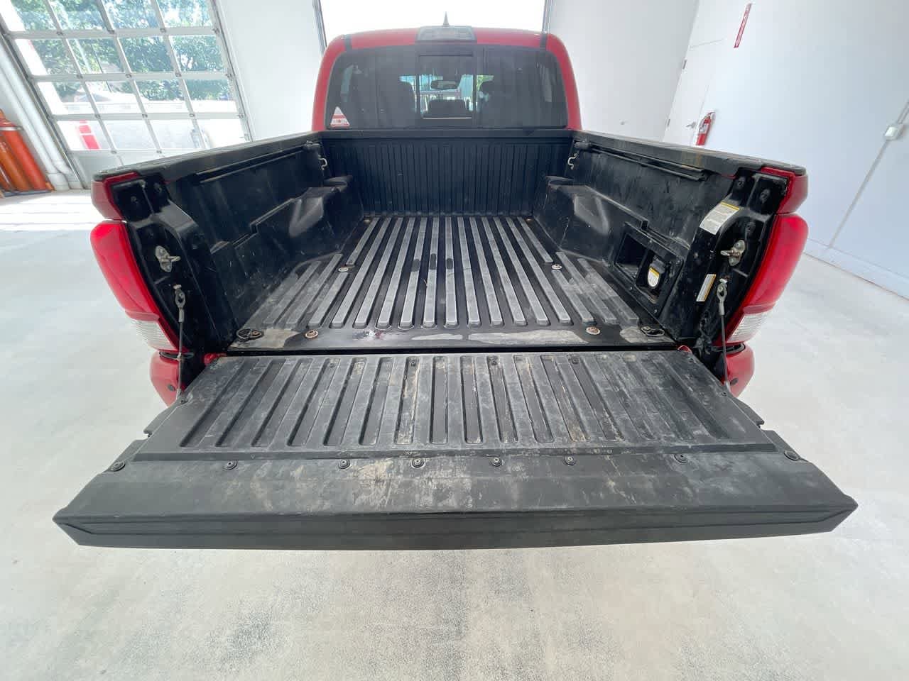 Thumbnail: 2019 Toyota Tacoma - 23