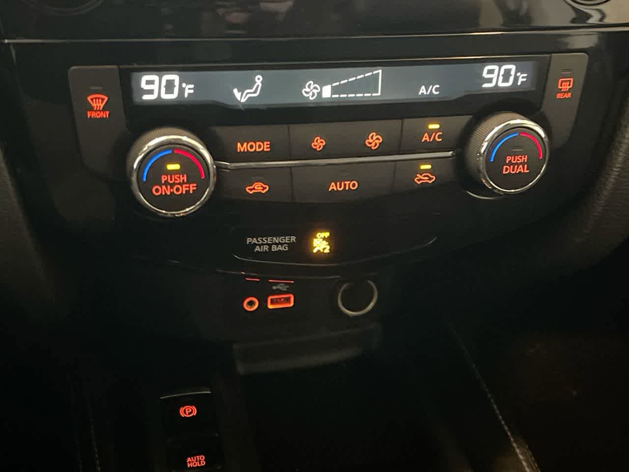 Thumbnail: 2019 Nissan Rogue - 19