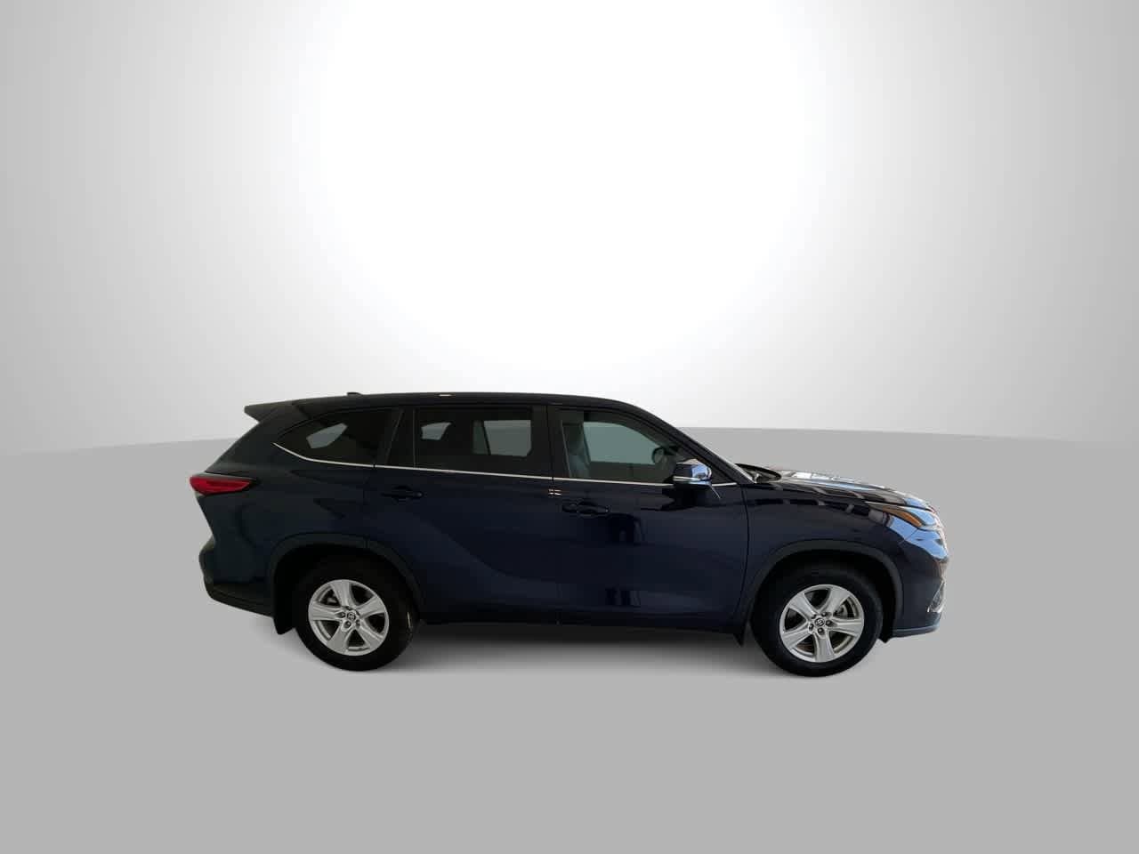 Thumbnail: 2023 Toyota Highlander - 9