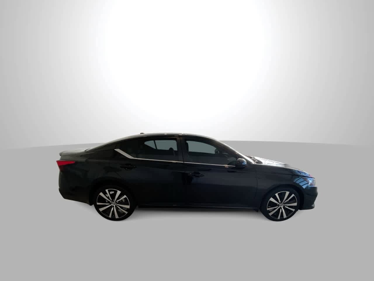 Thumbnail: 2022 Nissan Altima - 9