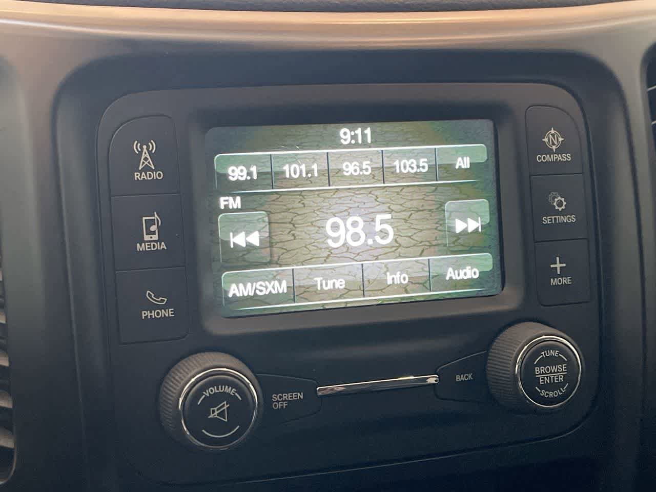 Thumbnail: 2015 Jeep Cherokee - 16