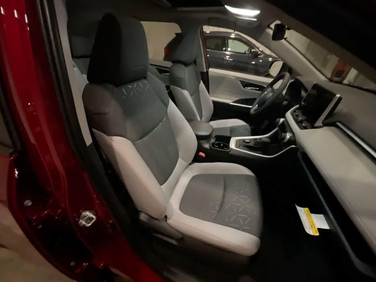 Thumbnail: 2025 Toyota RAV4 - 25