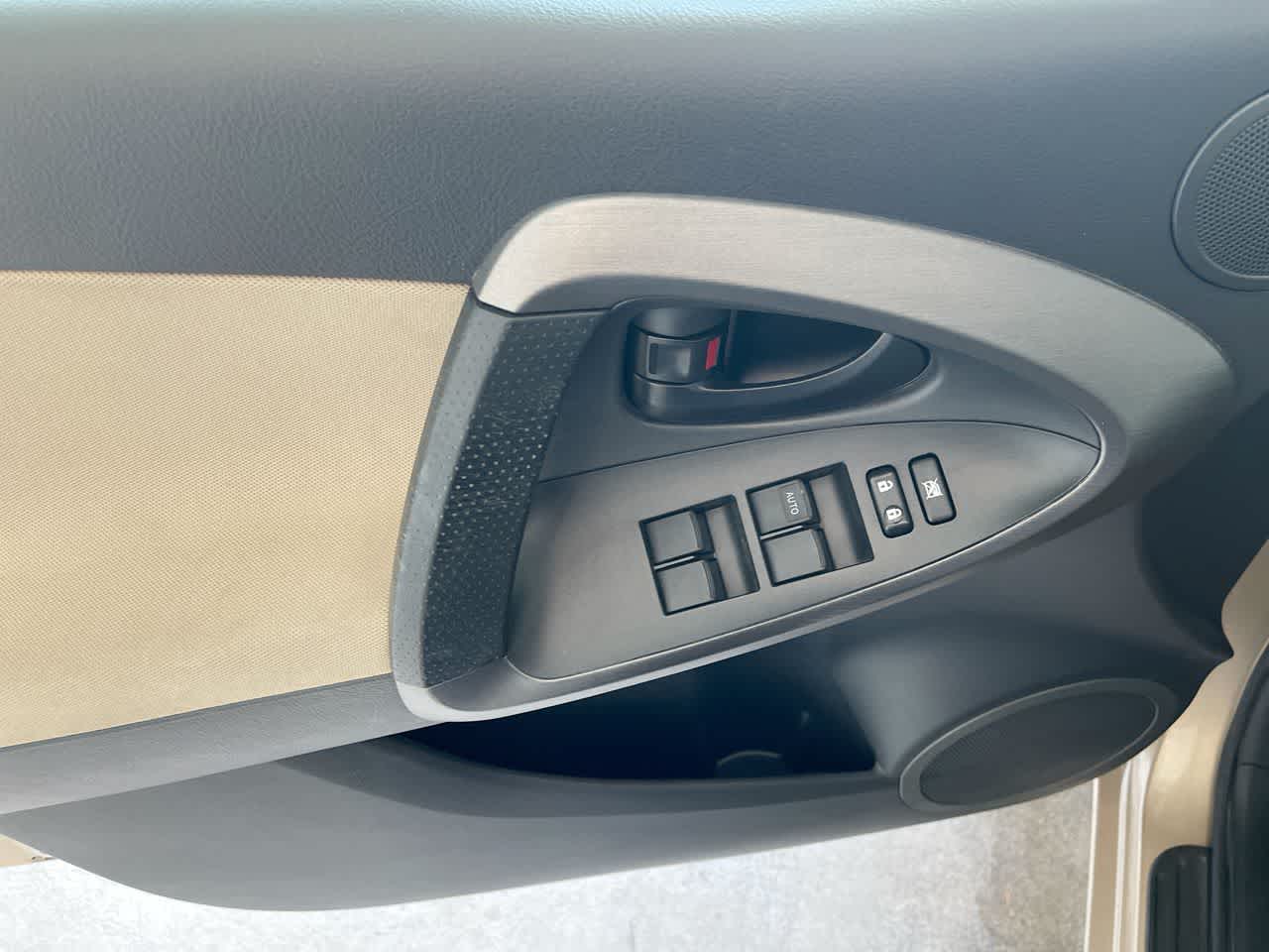 Thumbnail: 2012 Toyota RAV4 - 12