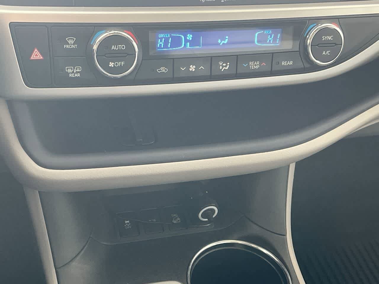 Thumbnail: 2014 Toyota Highlander - 19