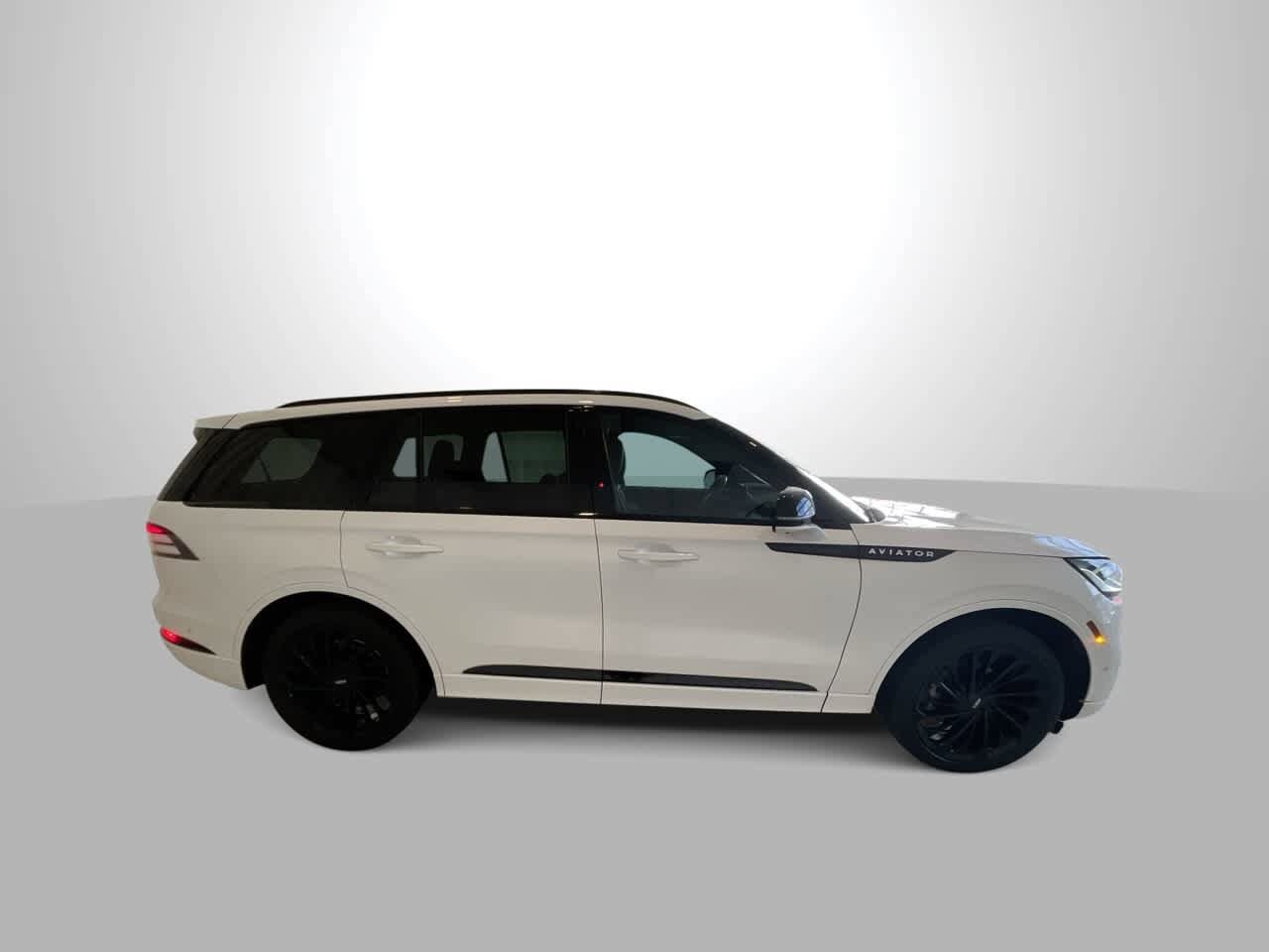 Thumbnail: 2023 Lincoln Aviator - 9
