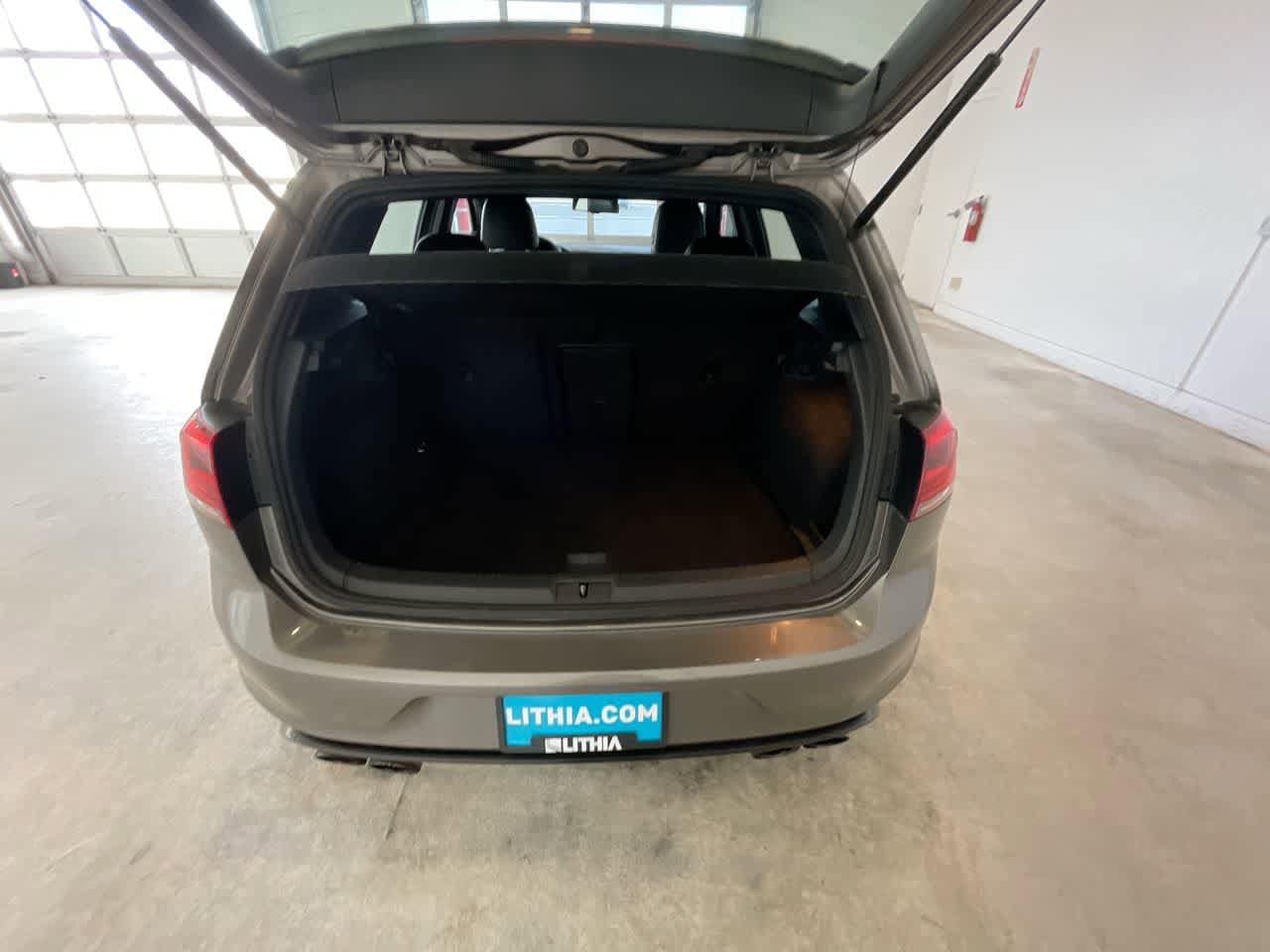 Thumbnail: 2016 Volkswagen Golf - 22