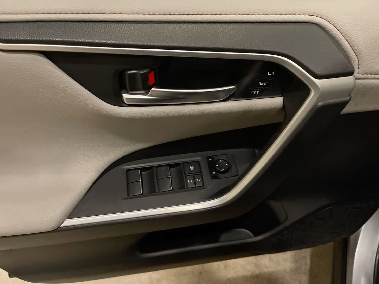 Thumbnail: 2019 Toyota RAV4 - 13