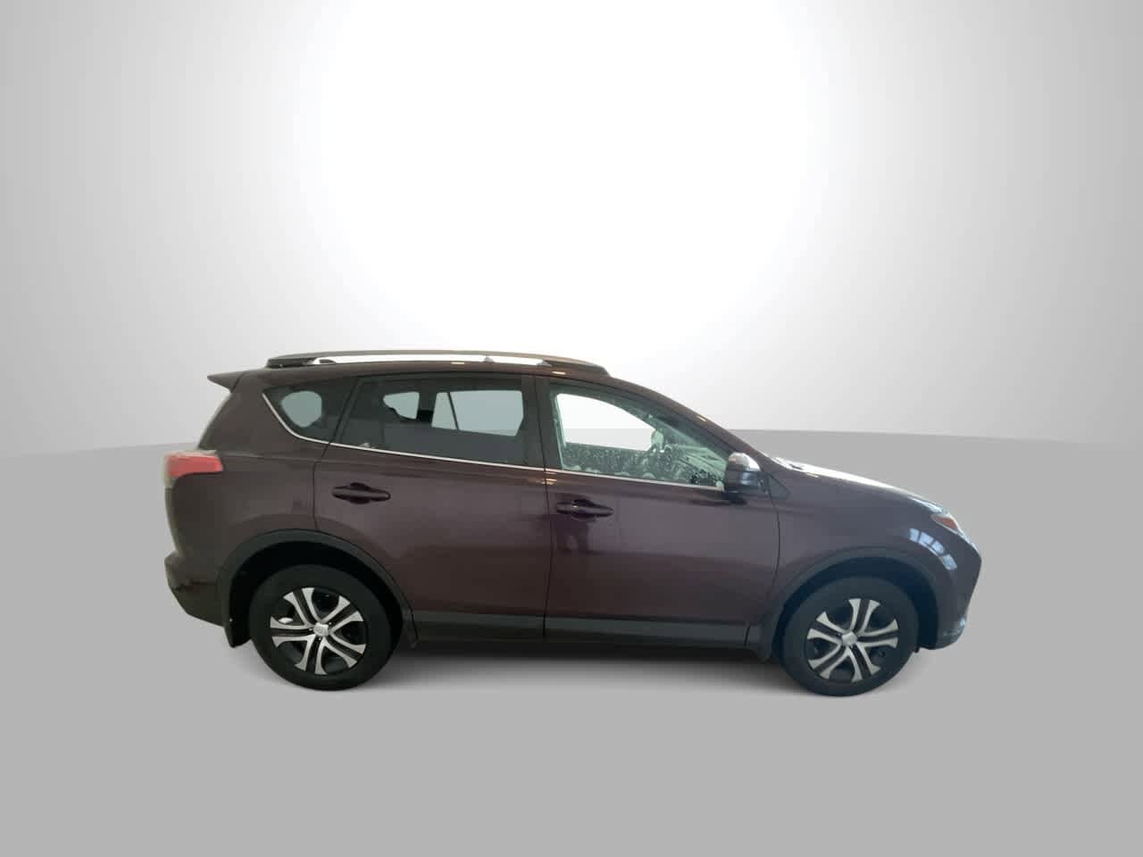 Thumbnail: 2018 Toyota RAV4 - 9