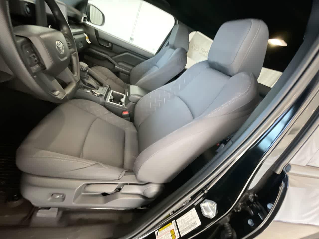 2026 Toyota Tacoma SR5 - Photo 11