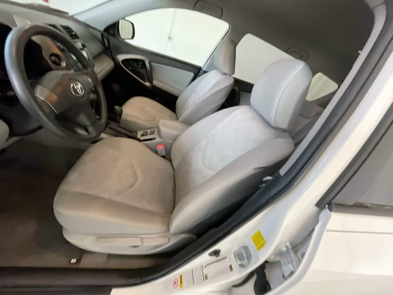 Thumbnail: 2011 Toyota RAV4 - 11