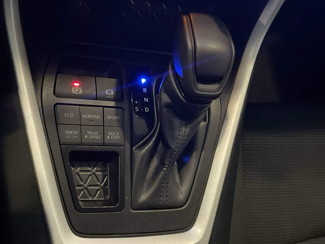 Thumbnail: 2024 Toyota RAV4 - 20