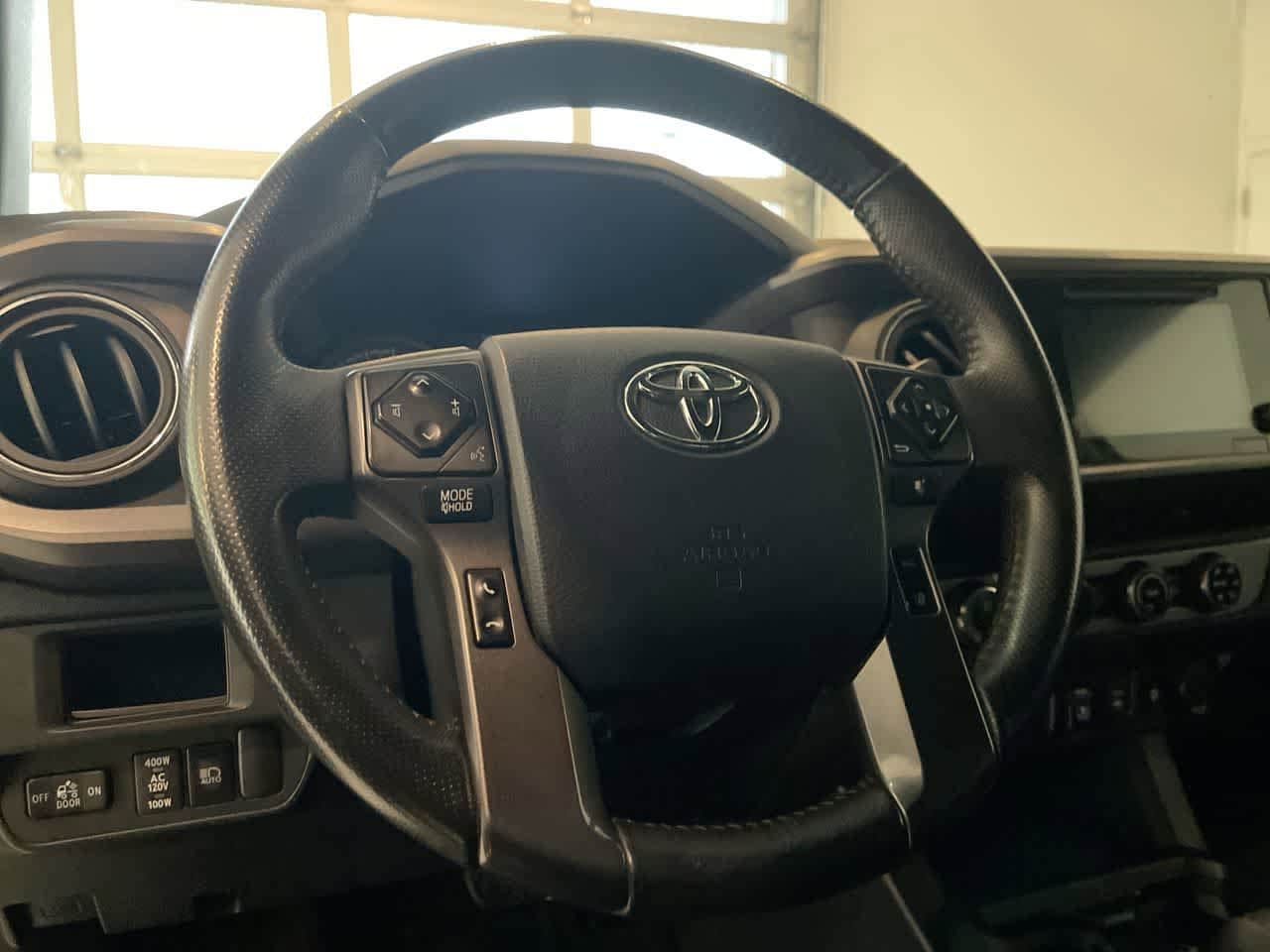 Thumbnail: 2018 Toyota Tacoma - 14