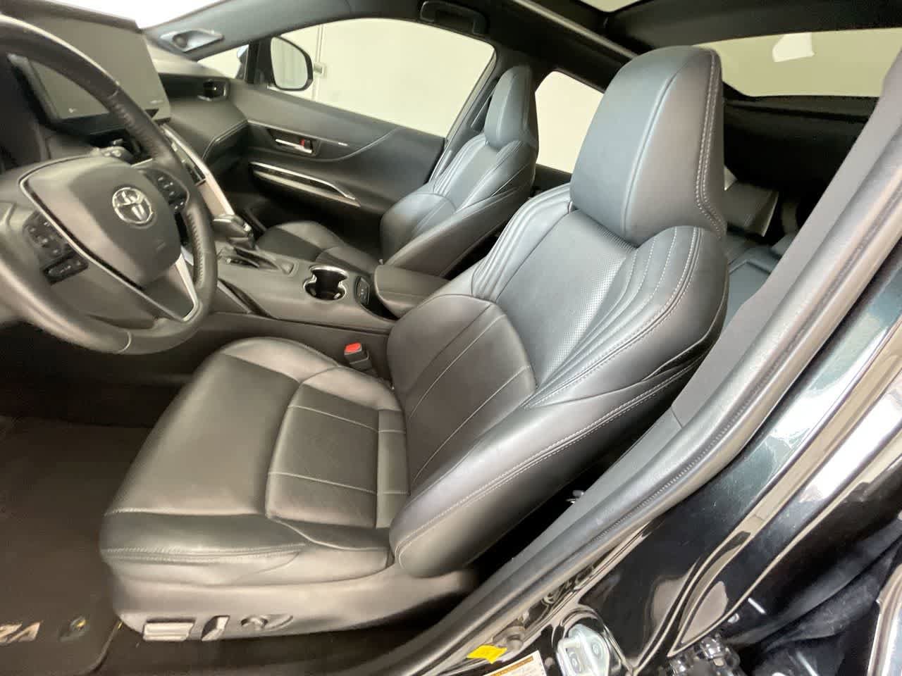 Thumbnail: 2021 Toyota Venza - 11