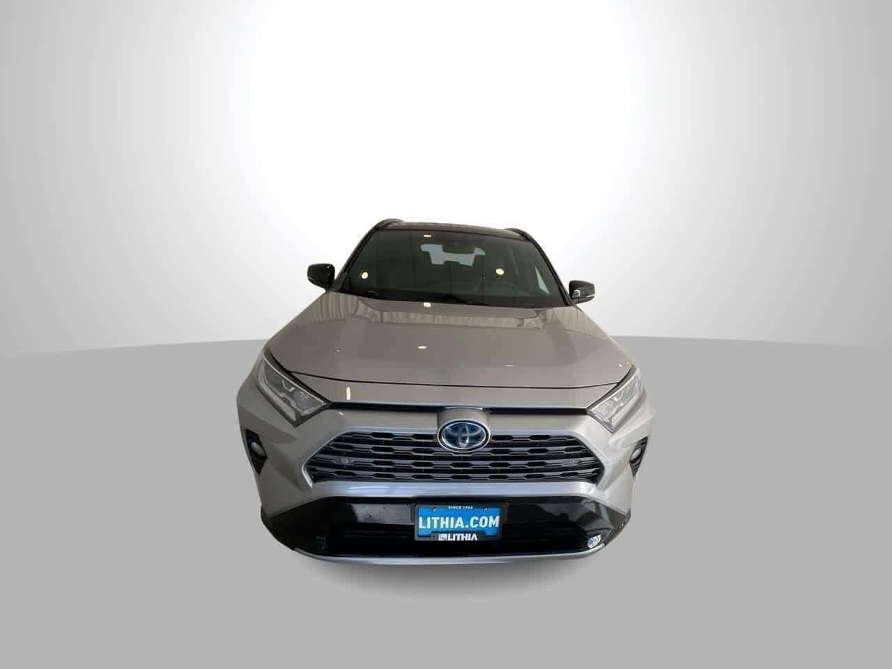 Thumbnail: 2021 Toyota RAV4 - 3