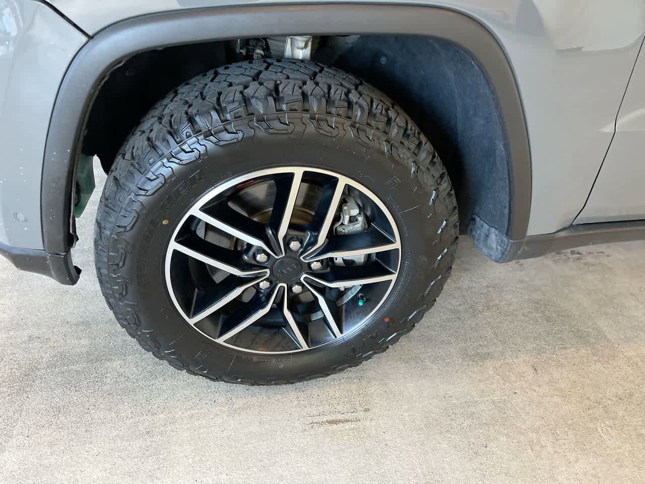 Thumbnail: 2019 Jeep Grand Cherokee - 10