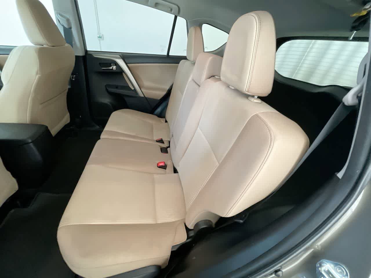 Thumbnail: 2015 Toyota RAV4 - 22