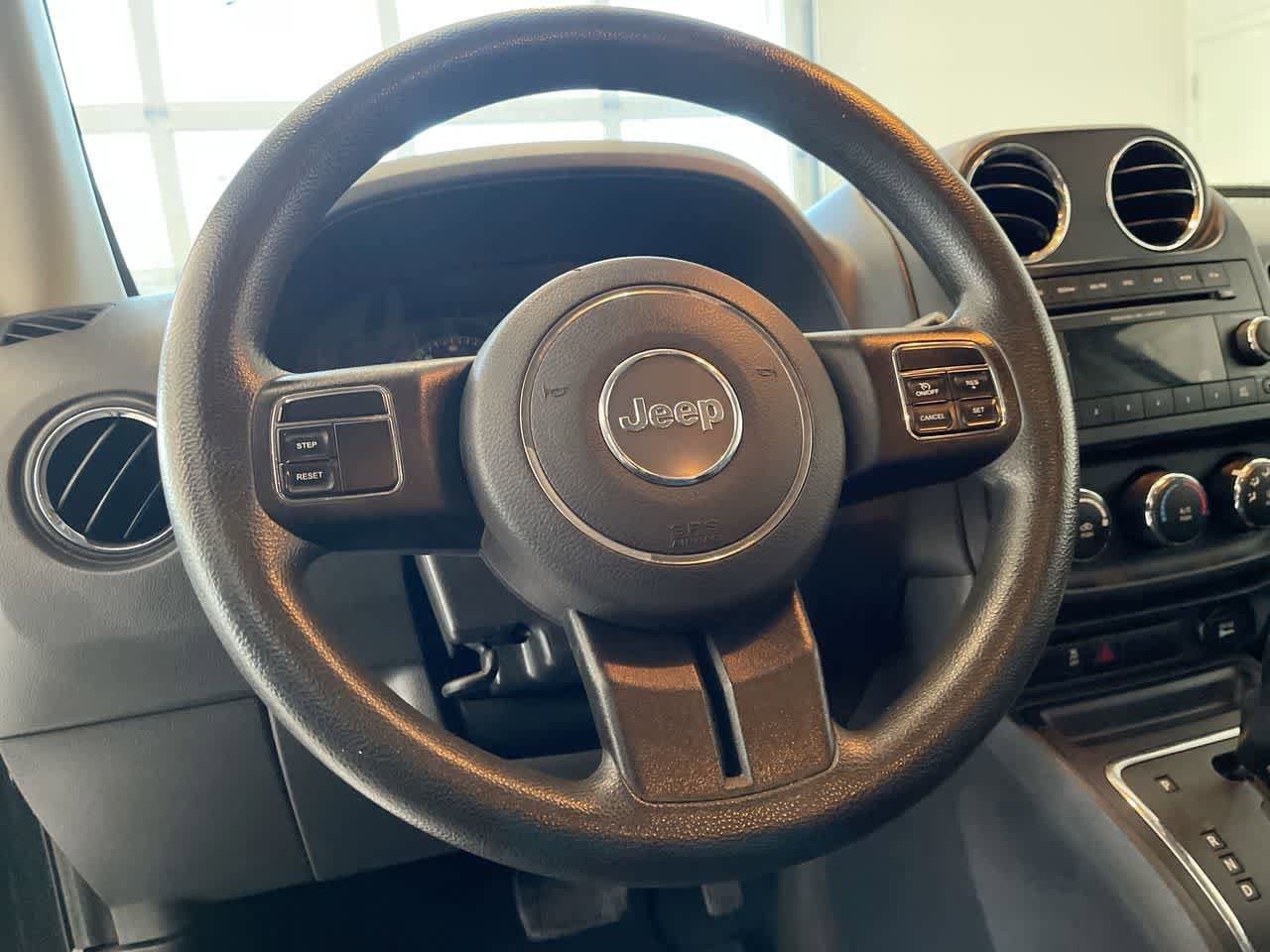 Thumbnail: 2015 Jeep Compass - 14