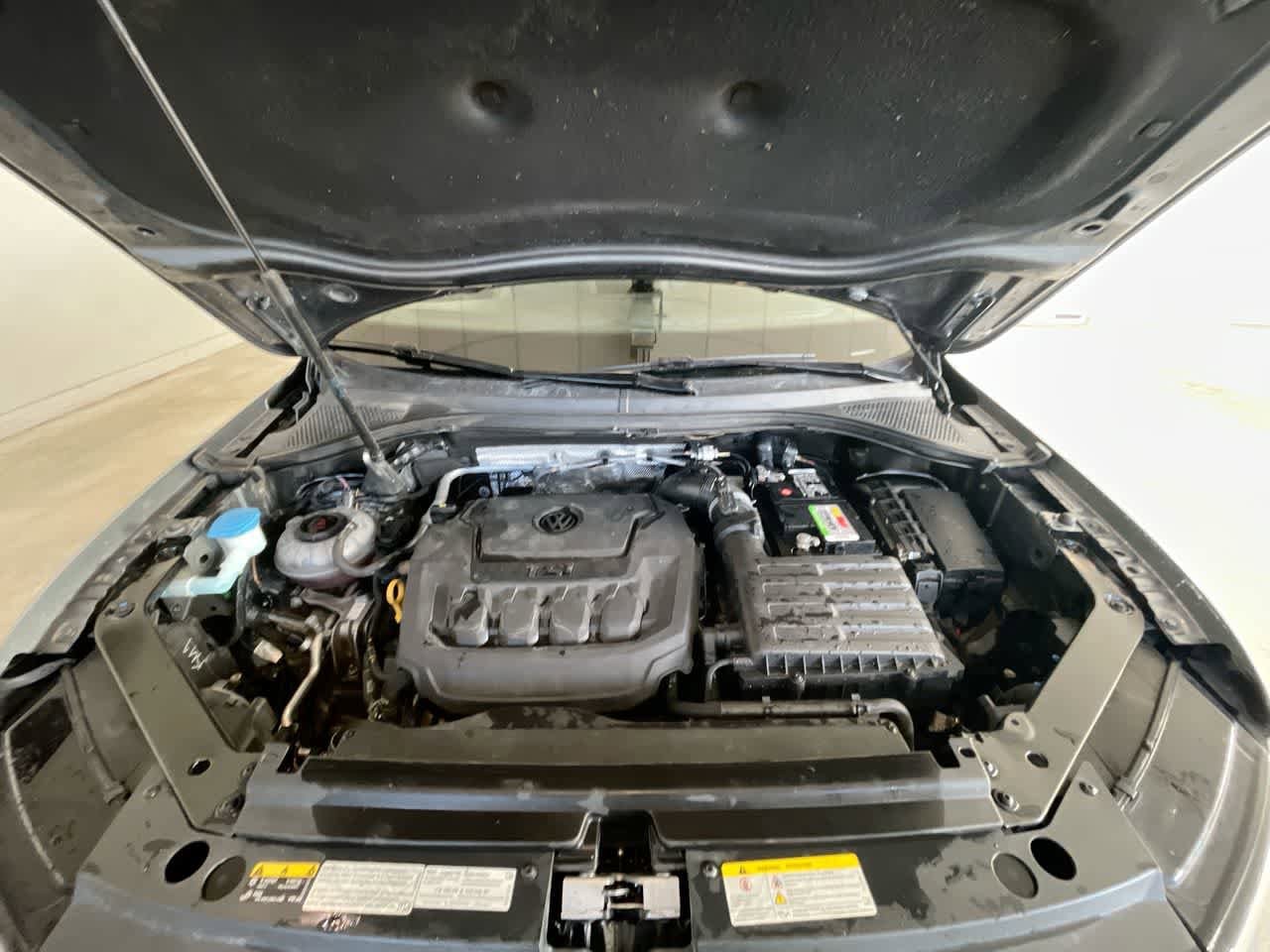 Thumbnail: 2021 Volkswagen Tiguan - 25