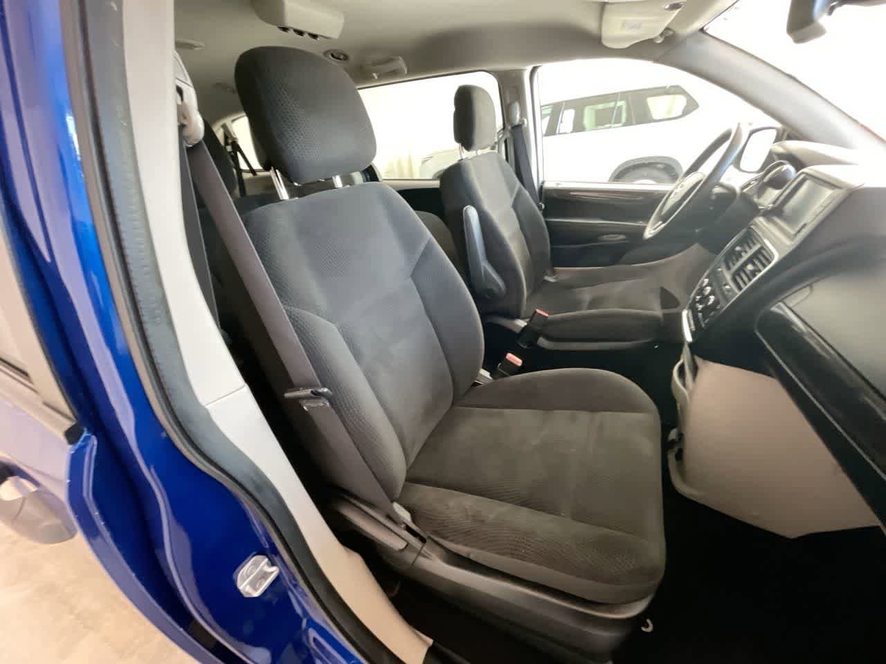 Thumbnail: 2019 Dodge Grand Caravan - 24