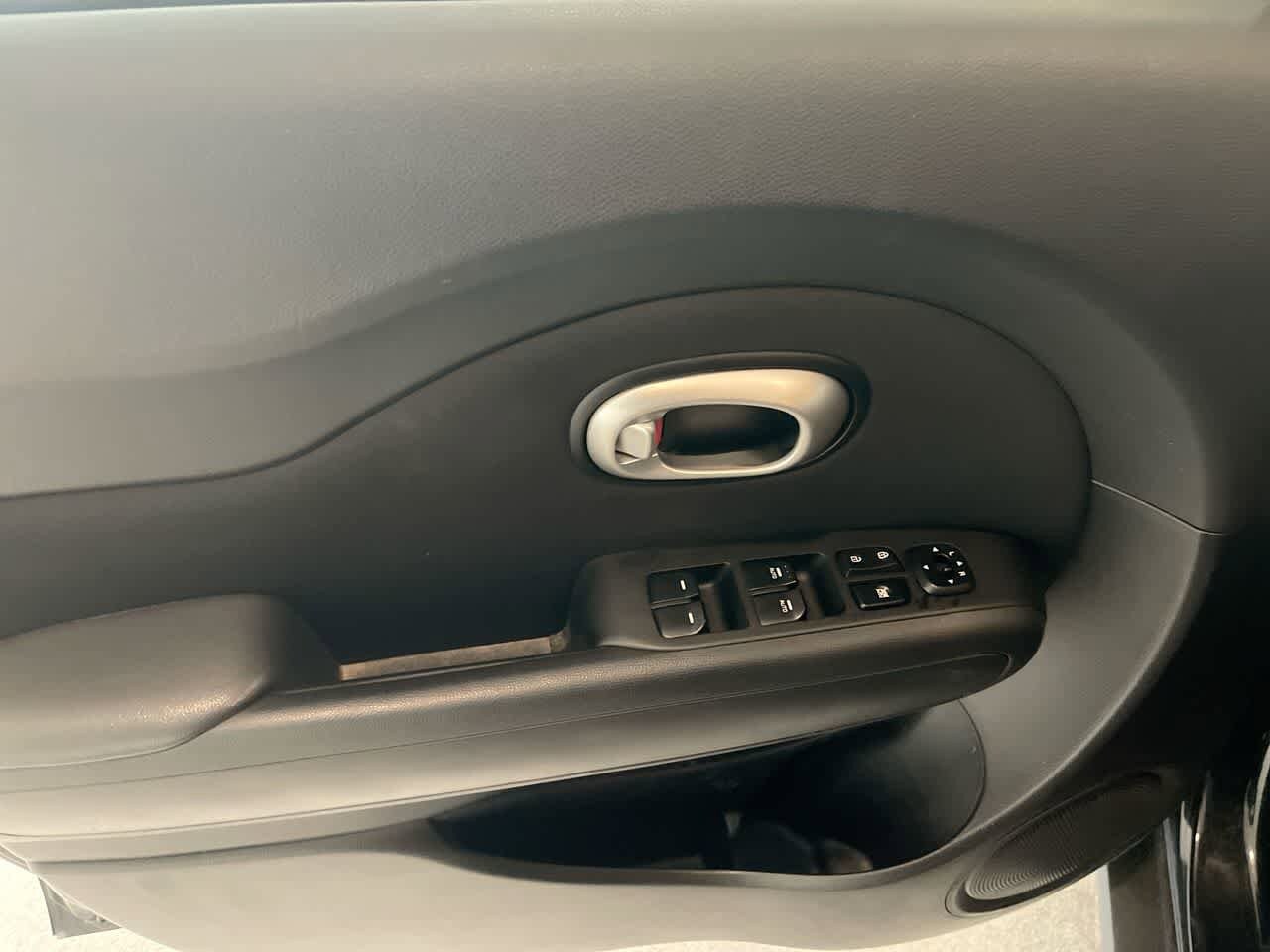 Thumbnail: 2016 Kia Soul - 13