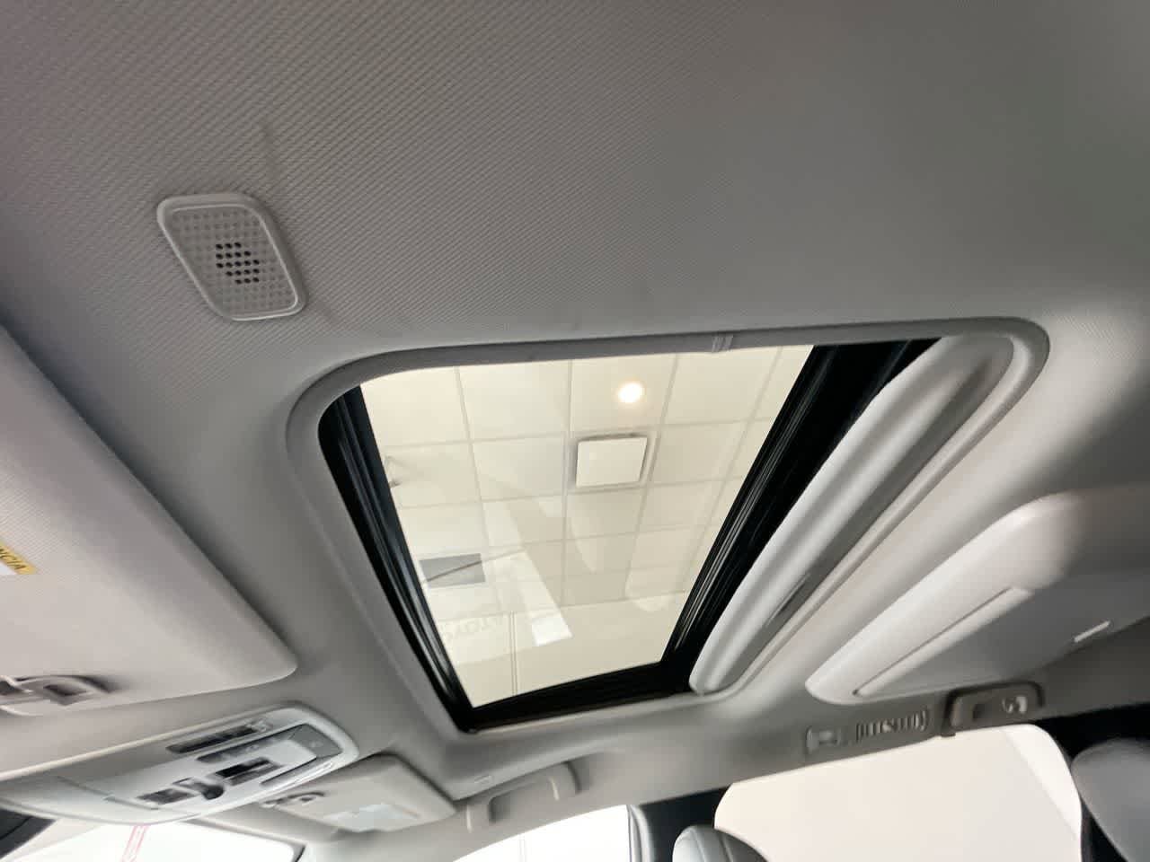 Thumbnail: 2025 Toyota Sienna - 22