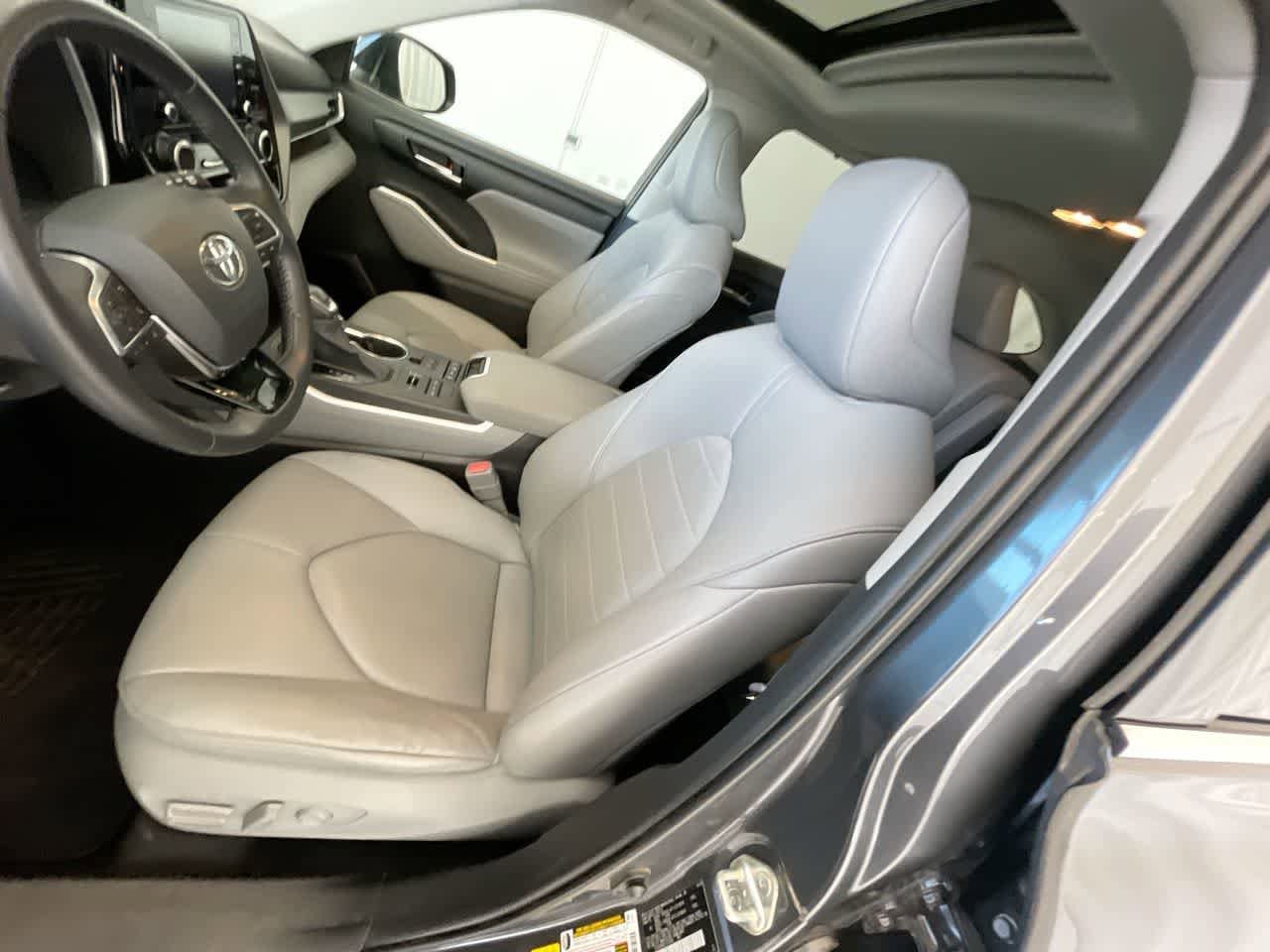 Thumbnail: 2020 Toyota Highlander - 11