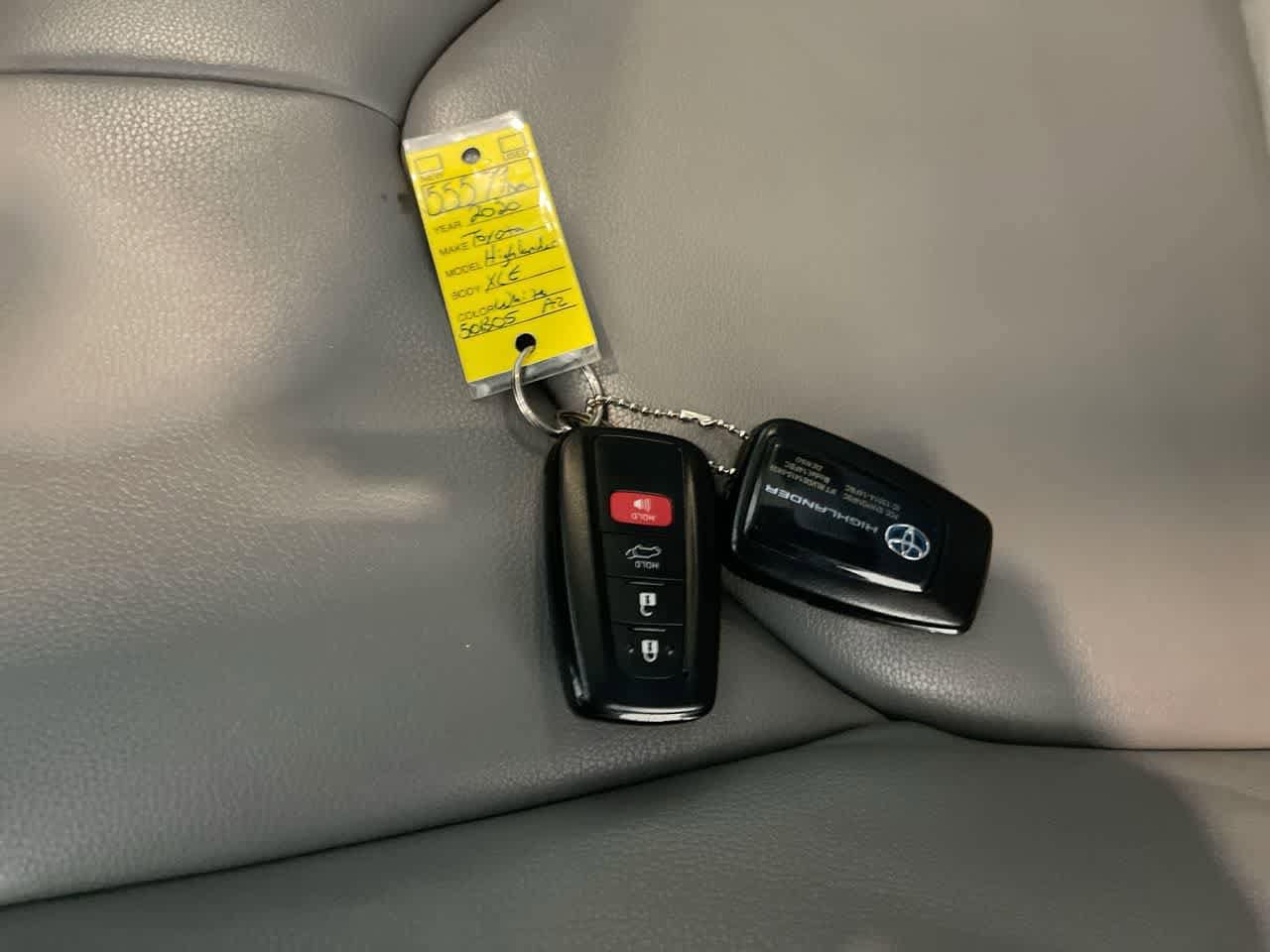 Thumbnail: 2020 Toyota Highlander - 28