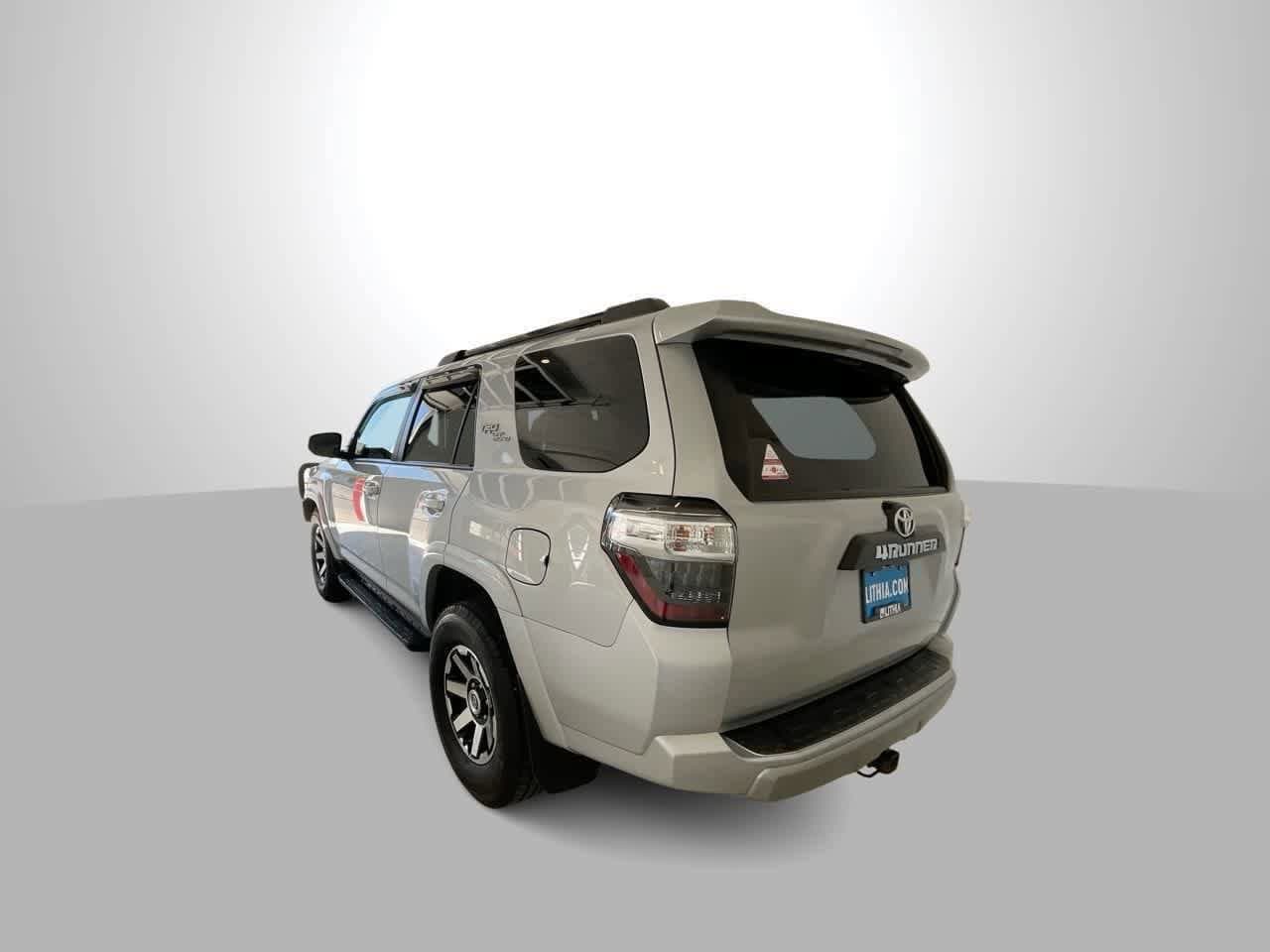 Thumbnail: 2020 Toyota 4Runner - 6