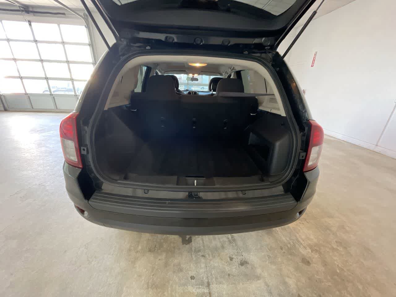 Thumbnail: 2015 Jeep Compass - 21