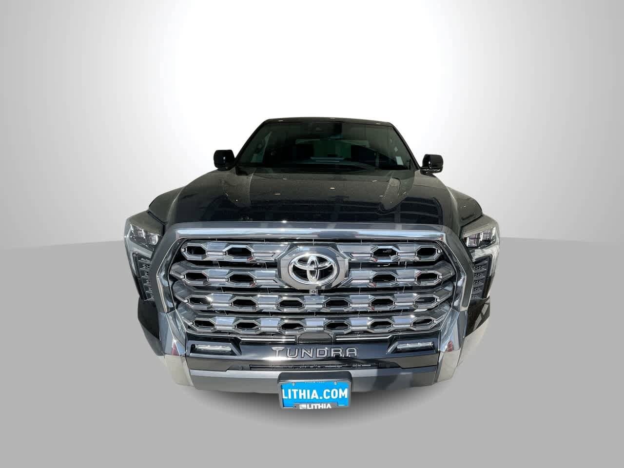 2025 Toyota Tundra Platinum CrewMax photo 3