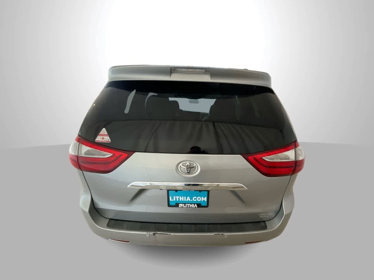 Thumbnail: 2016 Toyota Sienna - 7