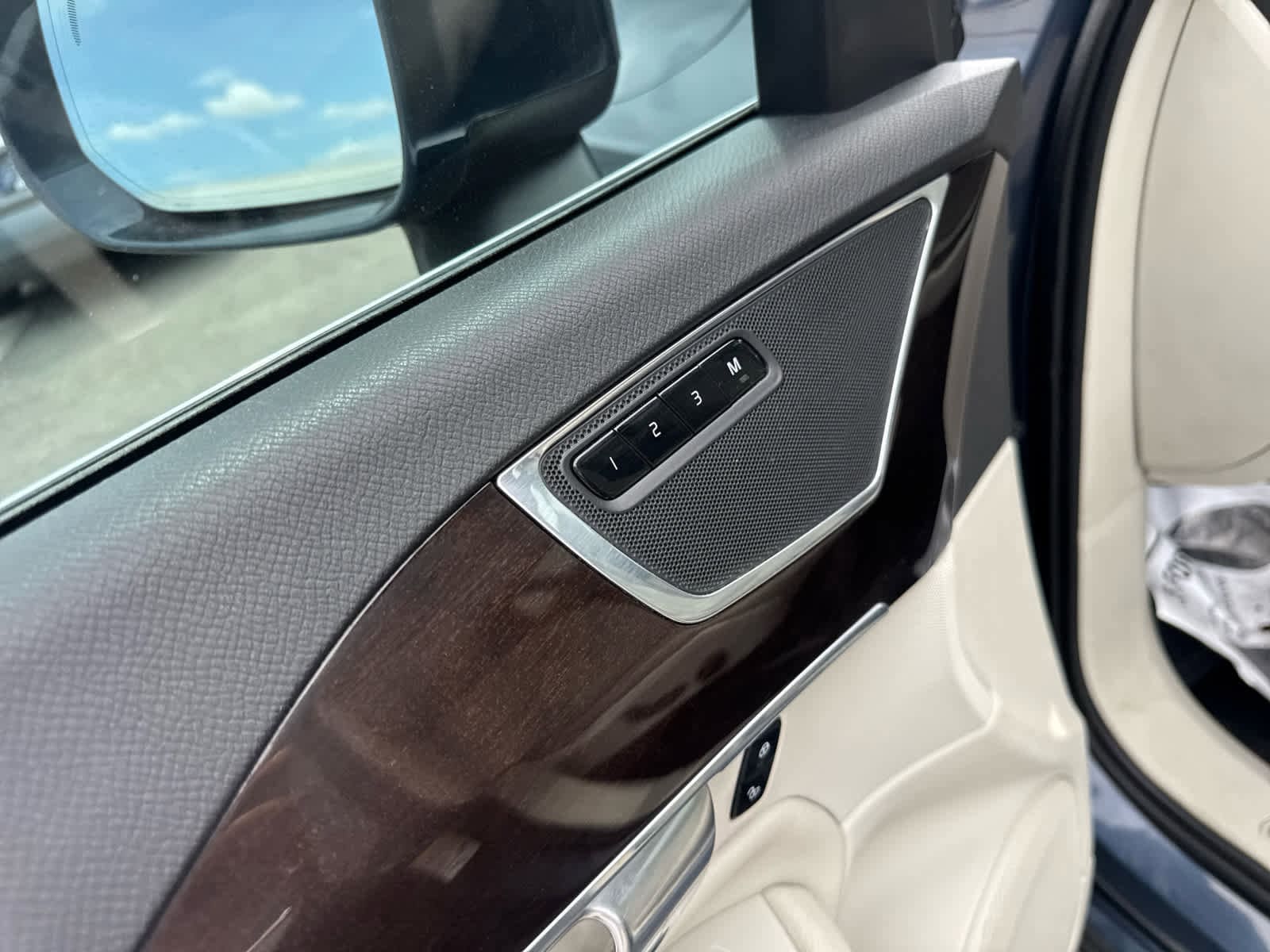 Thumbnail: 2019 Volvo XC90 - 33