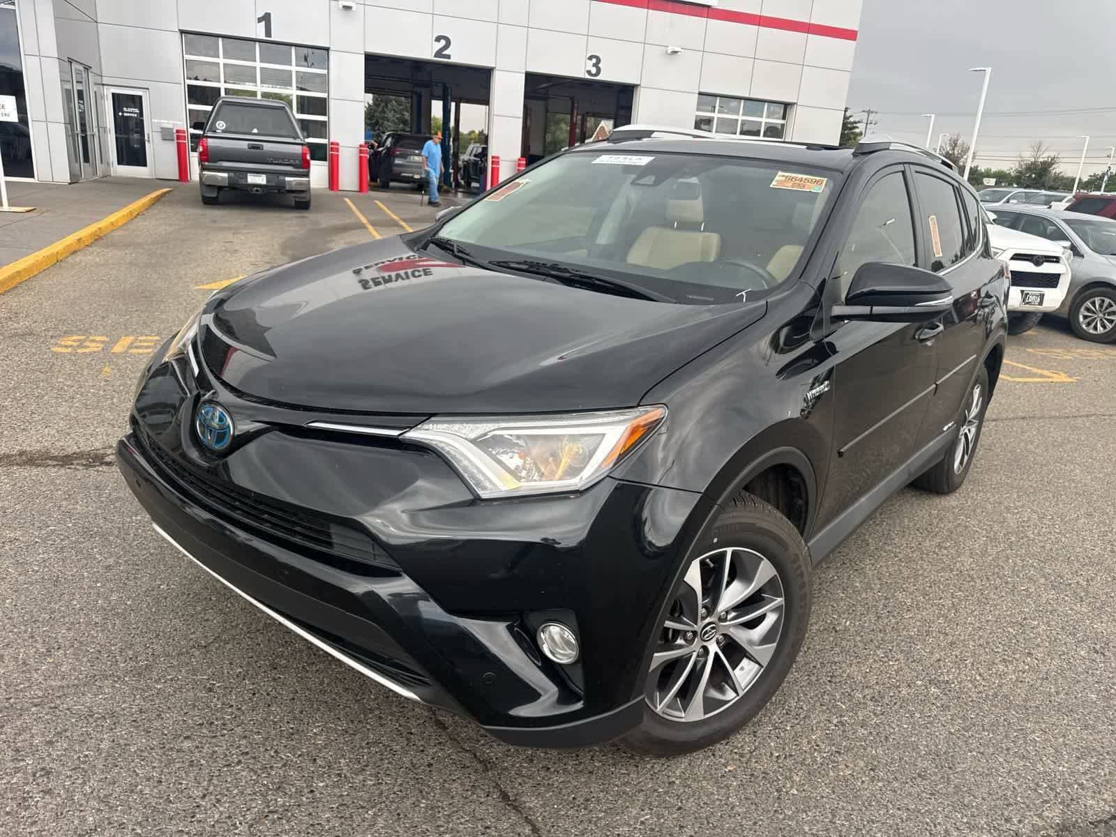 Thumbnail: 2016 Toyota RAV4 - 3