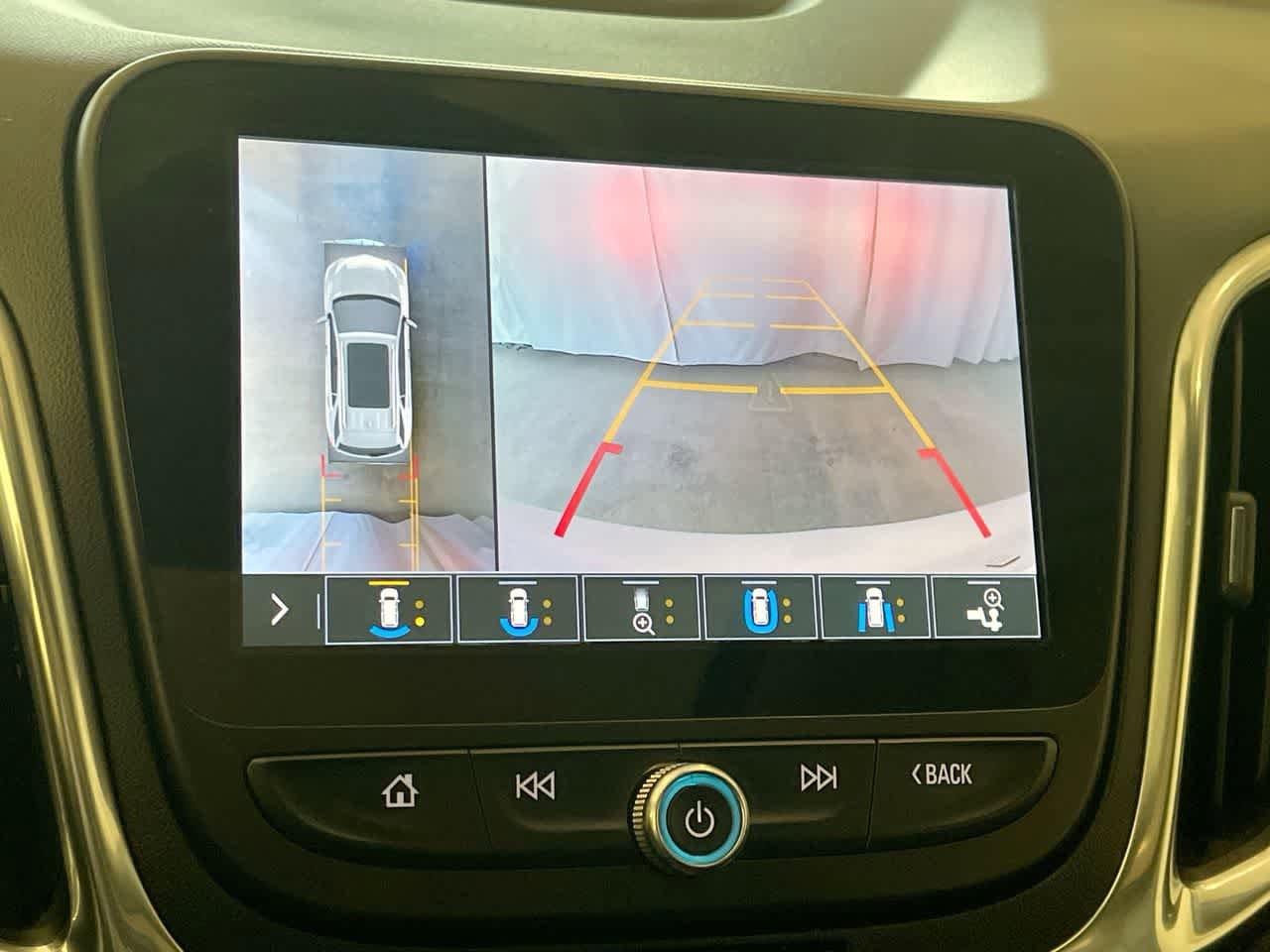 Thumbnail: 2021 Chevrolet Equinox - 17