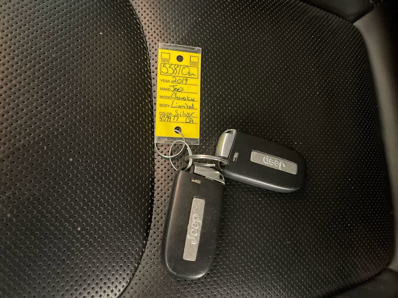 Thumbnail: 2019 Jeep Cherokee - 26