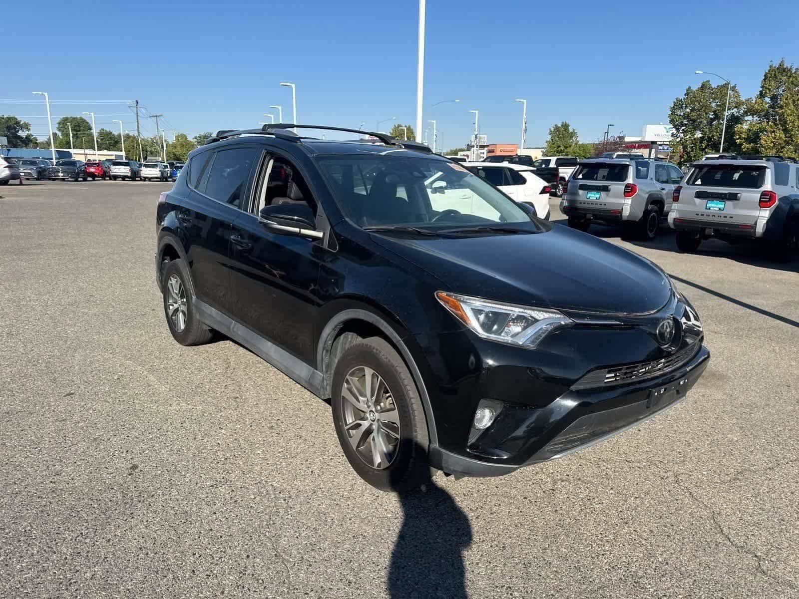 Thumbnail: 2018 Toyota RAV4 - 9