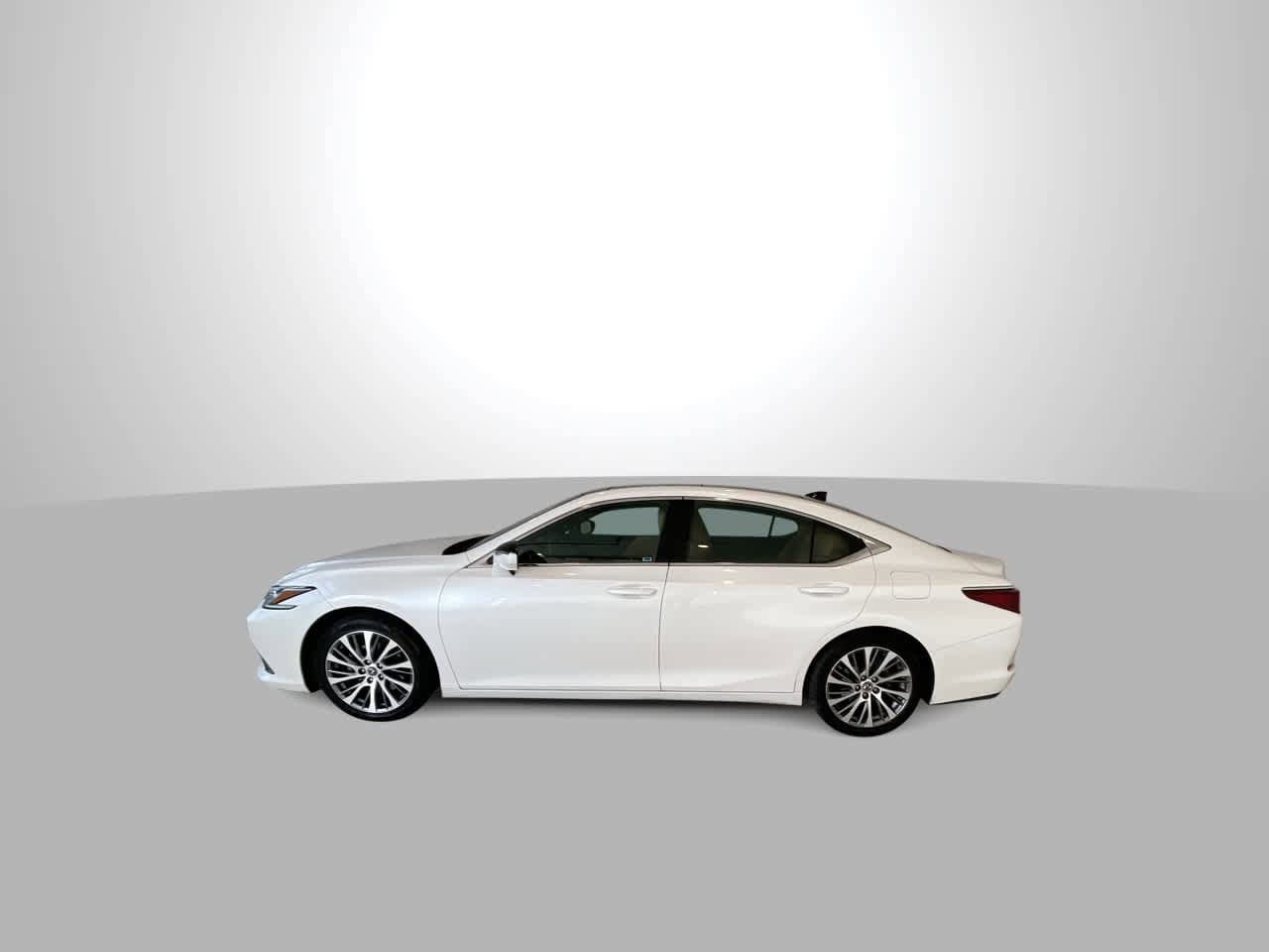 Thumbnail: 2020 Lexus ES - 5