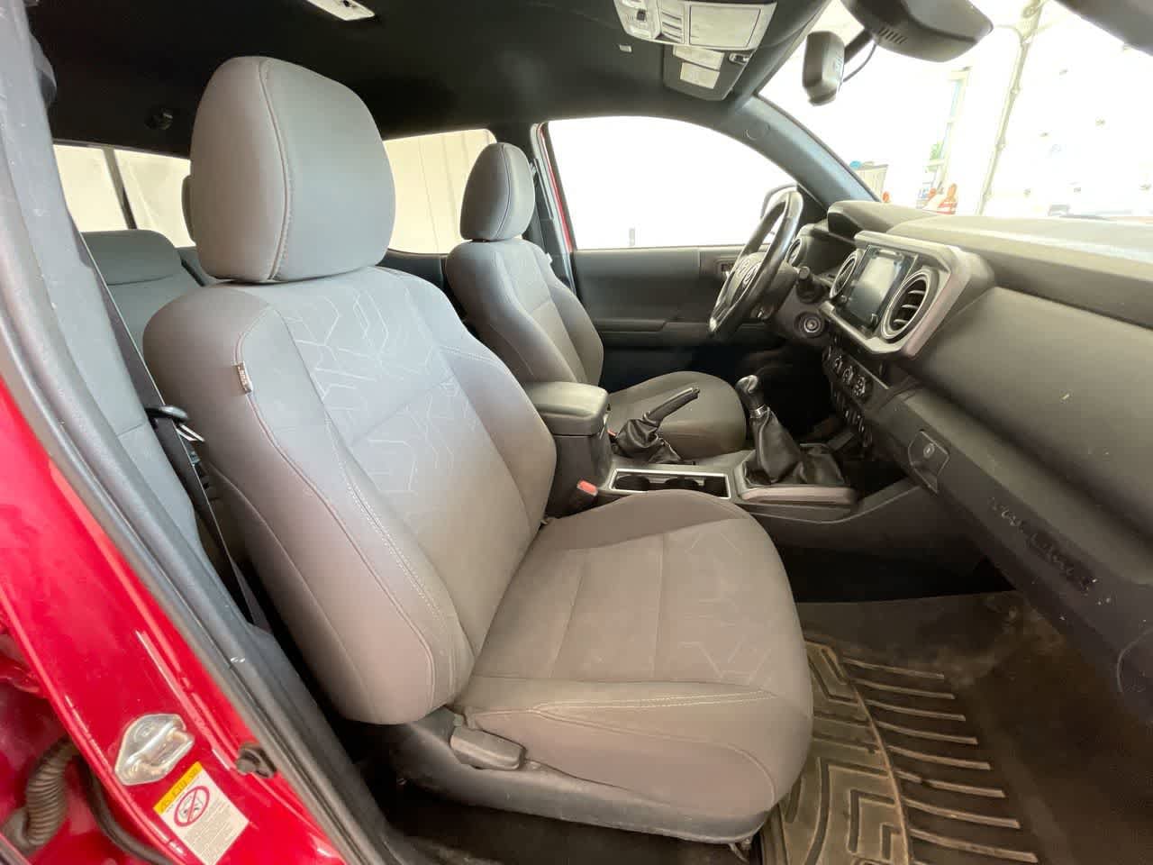 Thumbnail: 2019 Toyota Tacoma - 24
