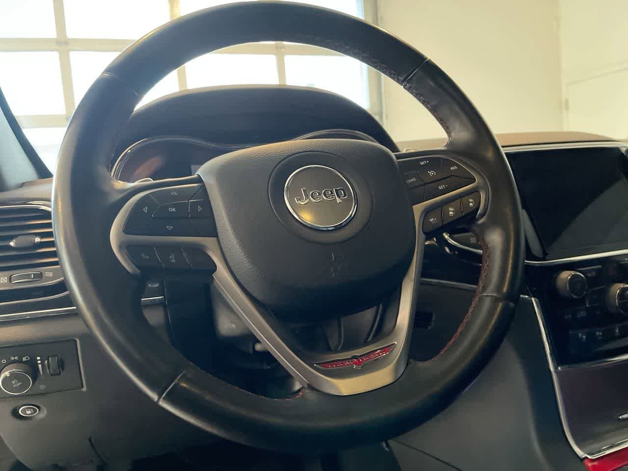 Thumbnail: 2019 Jeep Grand Cherokee - 14