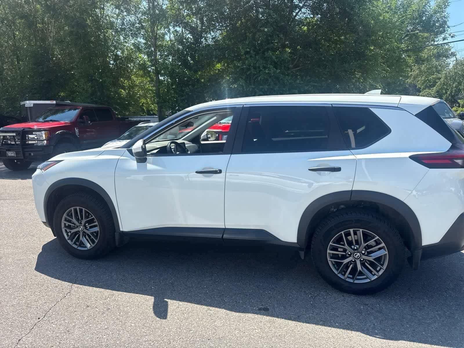 Thumbnail: 2021 Nissan Rogue - 32