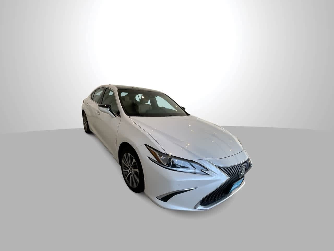 Thumbnail: 2020 Lexus ES - 2