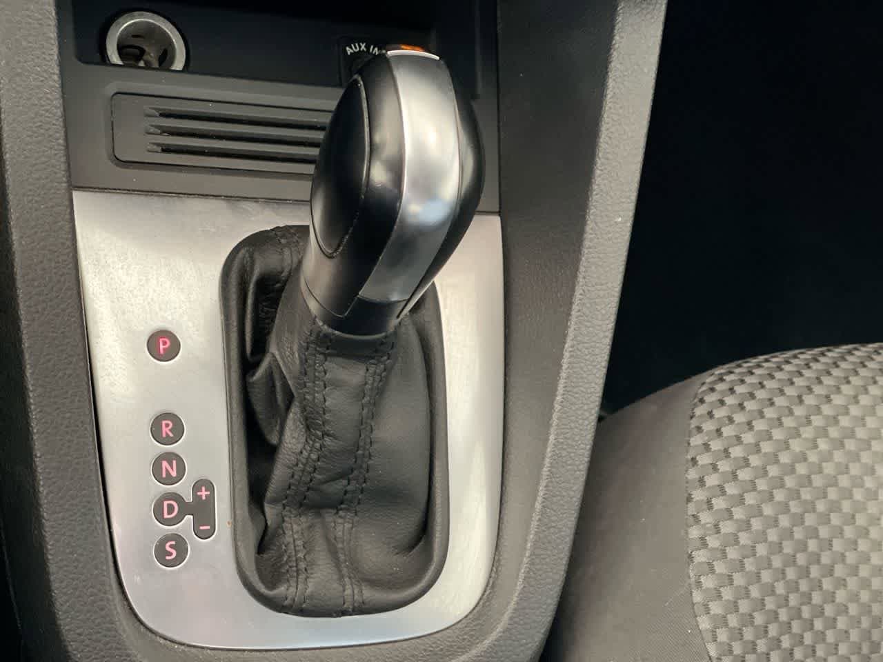 Thumbnail: 2014 Volkswagen Jetta - 18