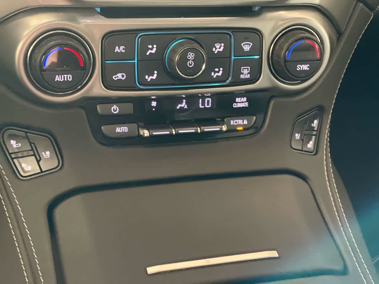 Thumbnail: 2018 Chevrolet Tahoe - 19