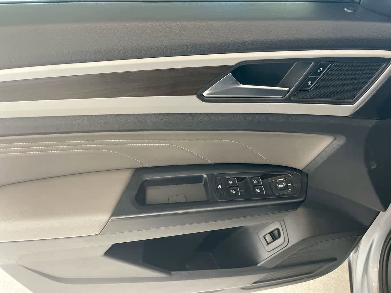 Thumbnail: 2021 Volkswagen Atlas - 13